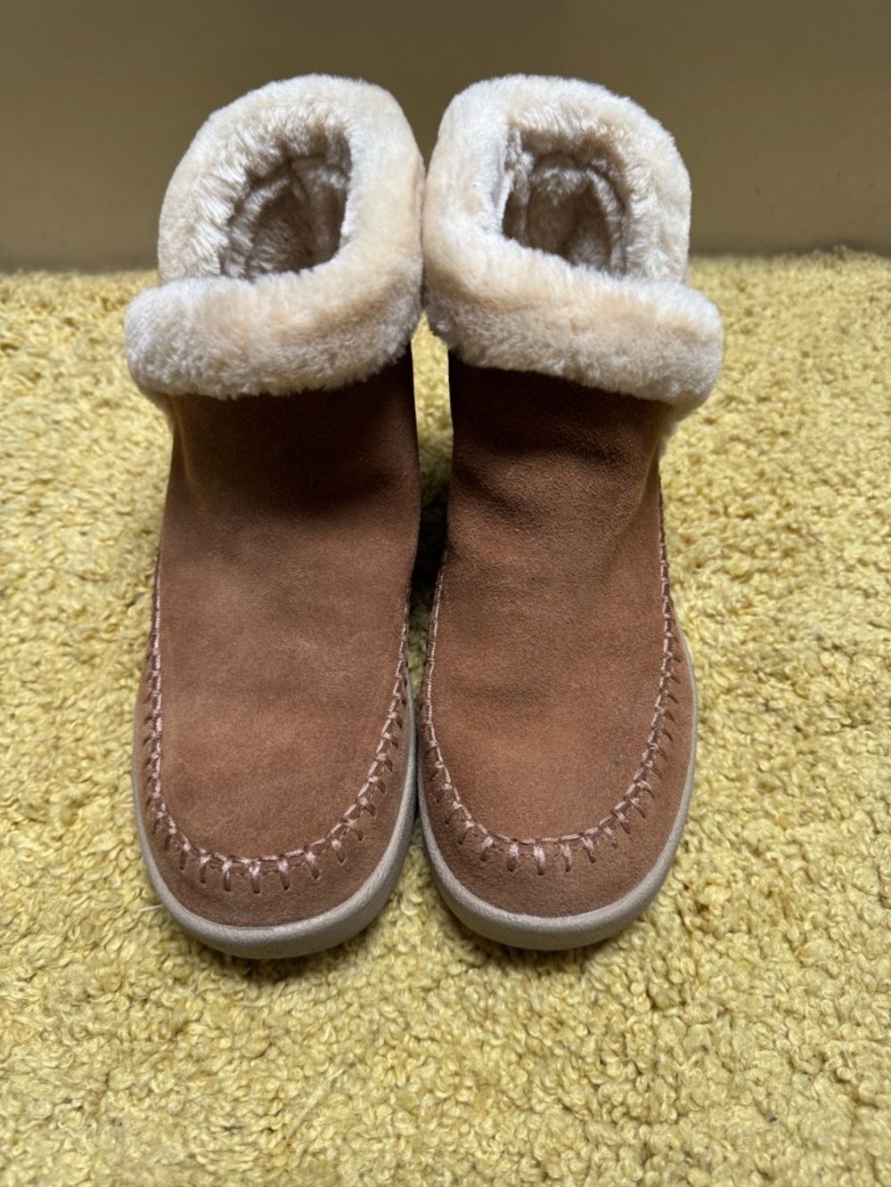 Sanuk Brown Suede Ankle Boots with Cream Faux Fur